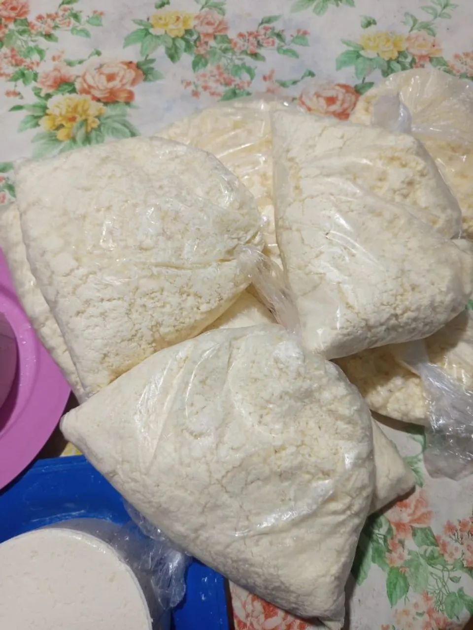 Vende-se queijo ralado e queijo fresco 