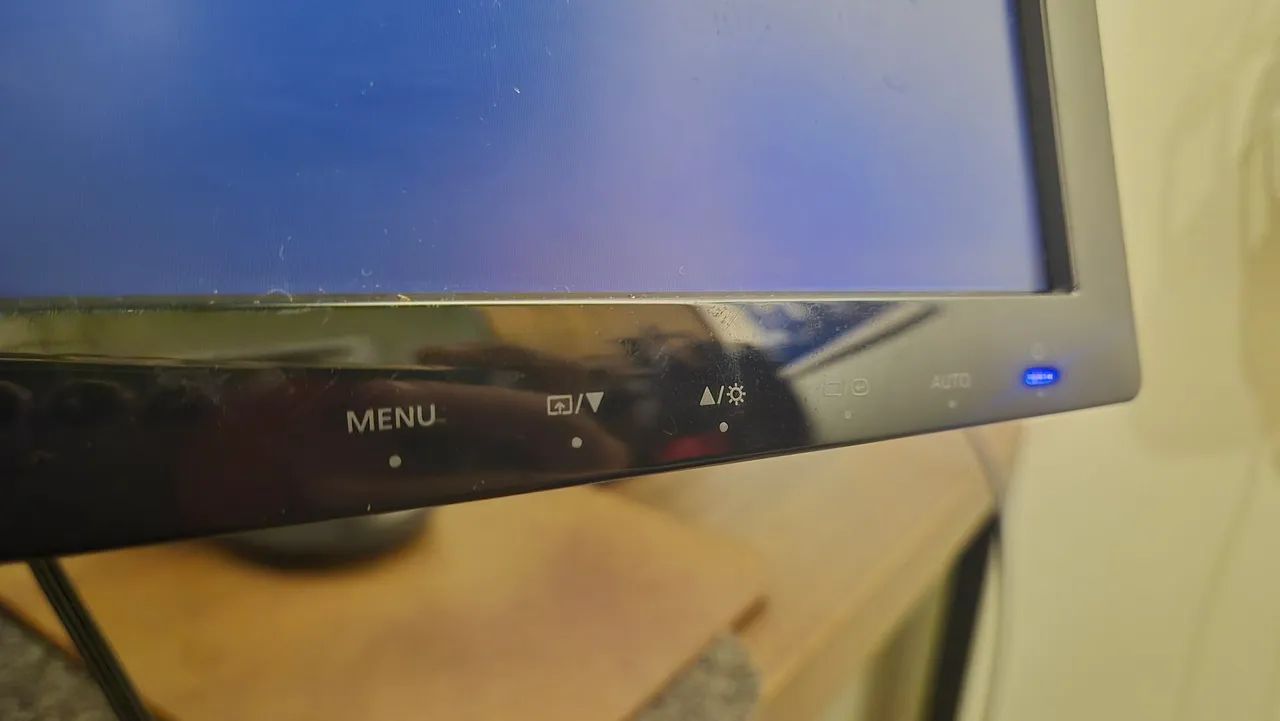 Monitor Samsung LED entrada DVI e VGA - Foto 5