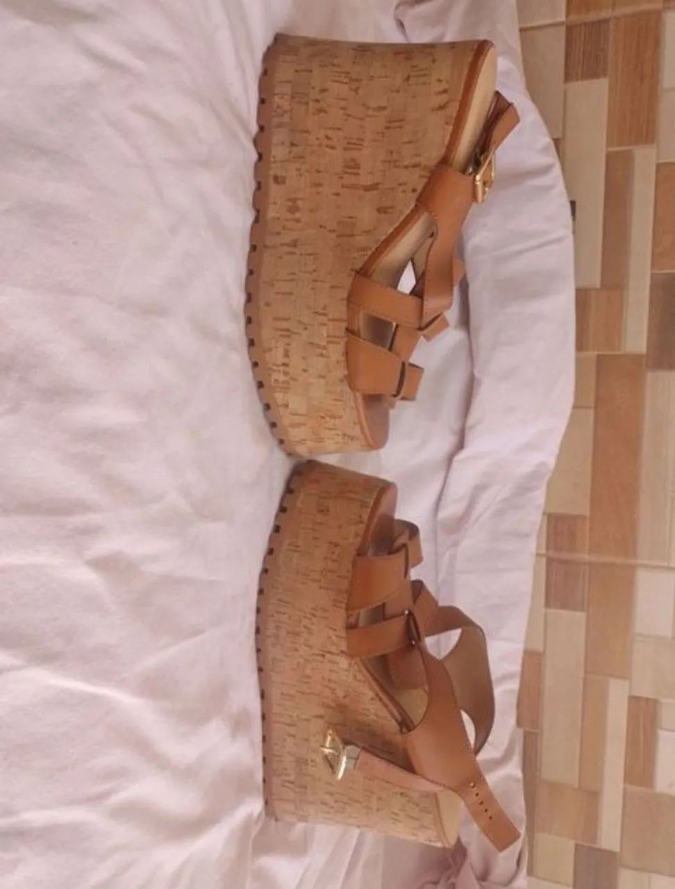 Sandália maxi plataforma Luiza Barcelos 39 - Foto 4