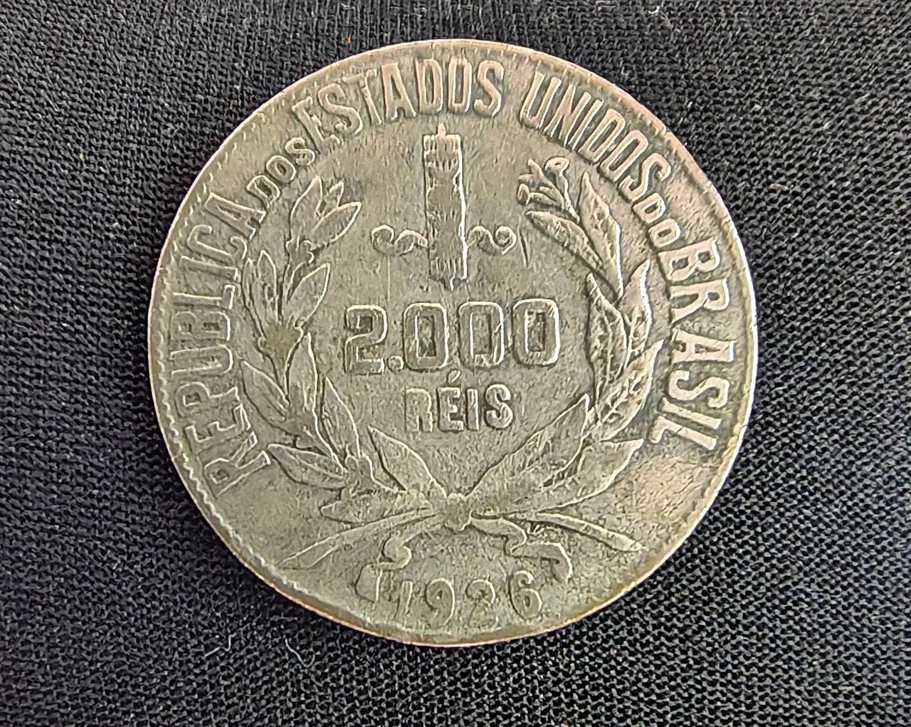 Moeda brasileira de 2000 Reis ano 1926