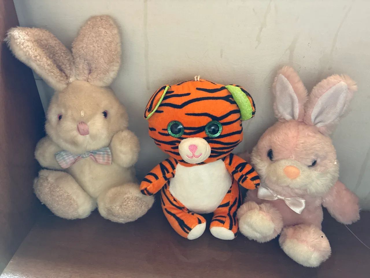 Lote de pelúcias , contém urso grande, coelhinho etc - Foto 6