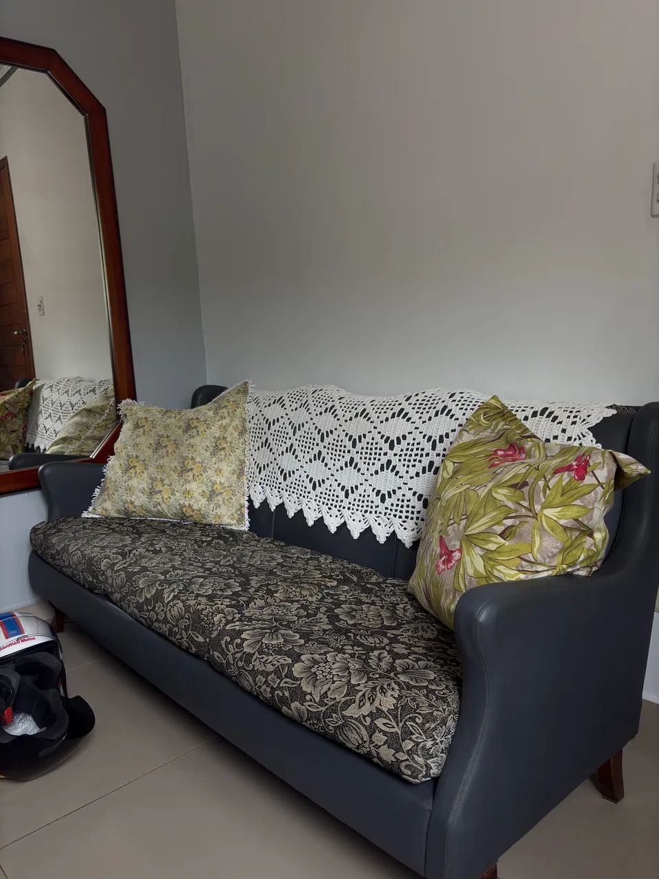 Sofá 3 lugares + 2 poltronas vintage madeira - Foto 3