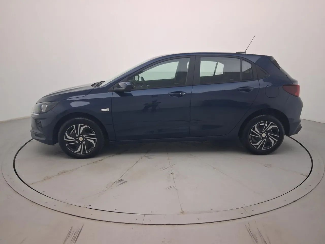 Chevrolet Onix Hatch 1.0 12V Flex Mec. 4P, foto 2 de 18
