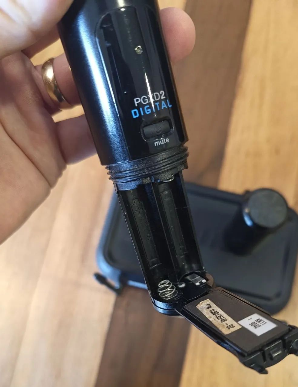 Microfone Sem Fio SHURE Digital PGXD24 SM58 Profissional  - Foto 5