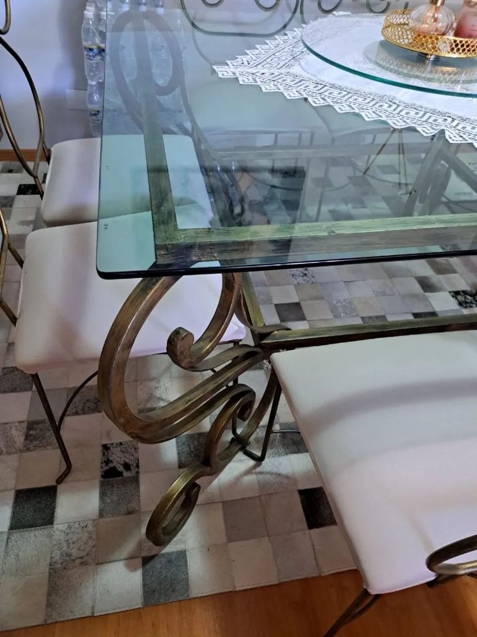 Vendo mesa em ferro toda rústica com 8 cadeiras  - Foto 2