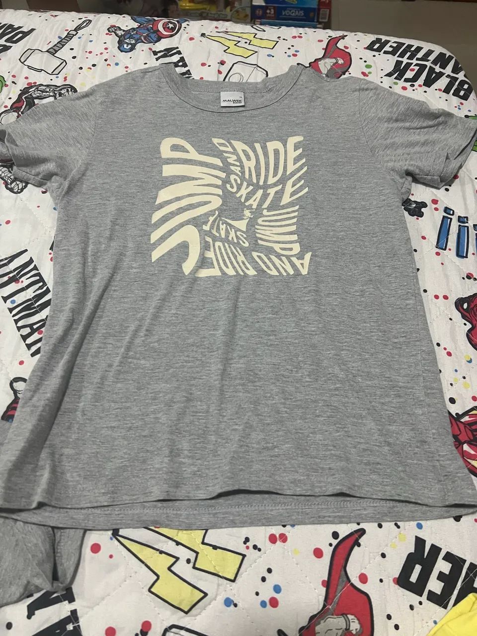 4 camisetas 