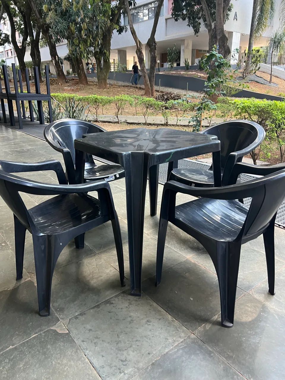 Conjunto de mesa e cadeira 