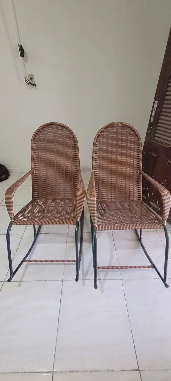 Cadeiras de balanço e rack
