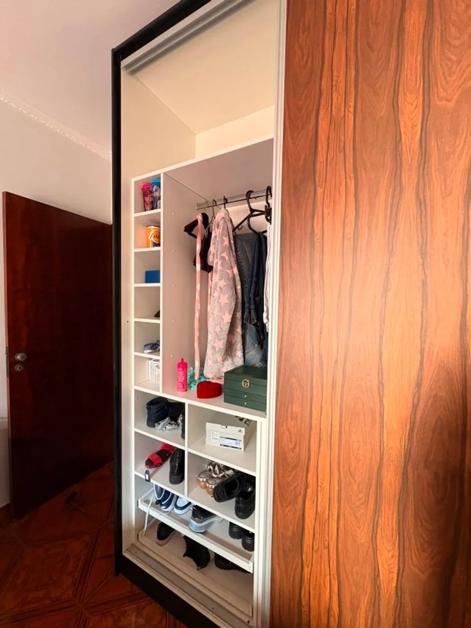Guarda Roupa Madeirado com Preto - Foto 3
