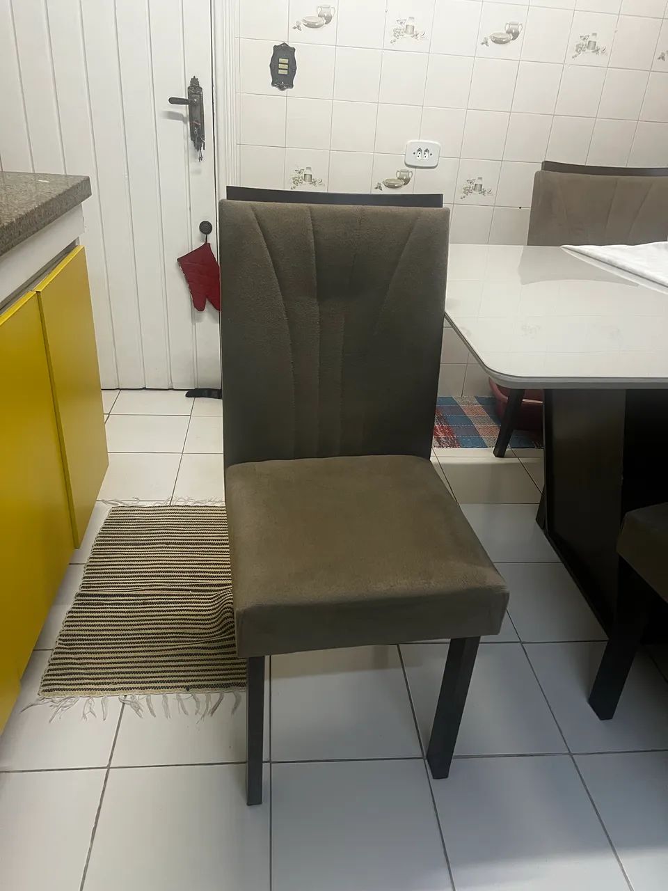 Mesa com cadeiras - Foto 2