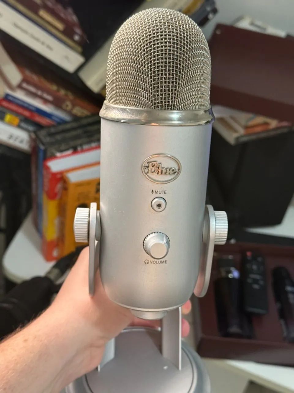 Microfone Blue Yeti (COM DETALHE NO CONECTOR - LEIA O ANÚNCIO) - Foto 3