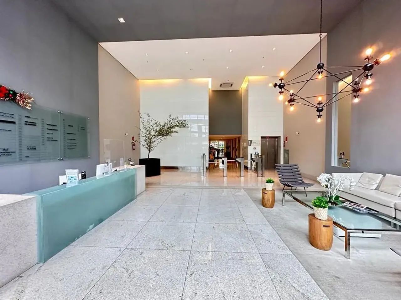 Salas na SC401 Square Corporate