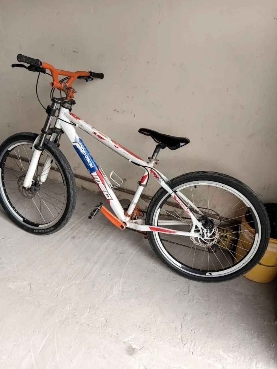 Vendo bicicleta semi nova 800 ,quadro inox  - Foto 2