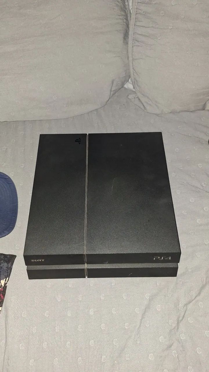 PS4 Usado - leia o anúncio