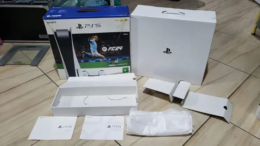 PS5 com mídia física + 2 Controles - Foto 4