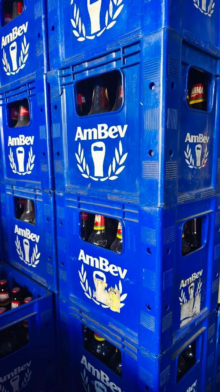 Vendo engradado de Litrão AmBev. 