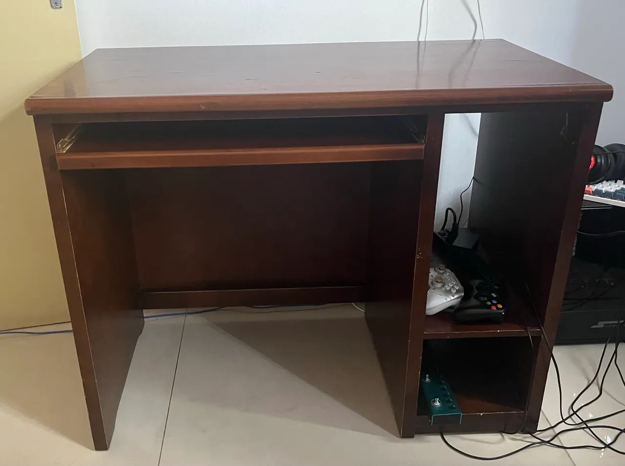 Mesa de Madeira p/ computador 