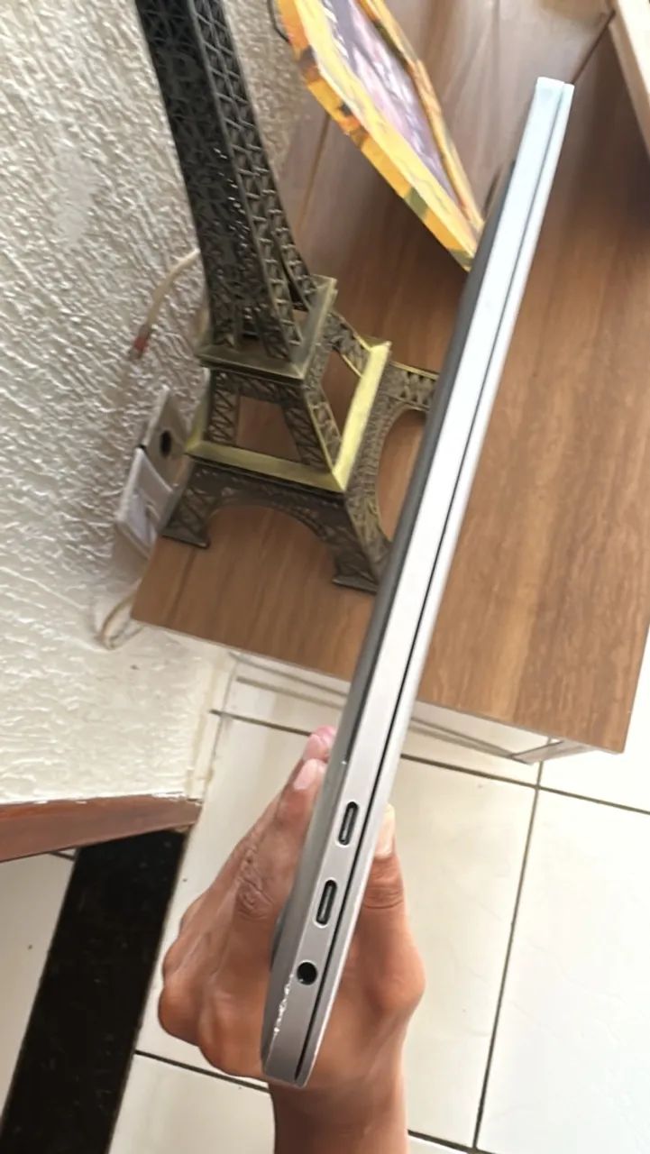MacBook Pro 15 Pol - 2017 i7 16 GB RAM SSD 256 GB  - Foto 4