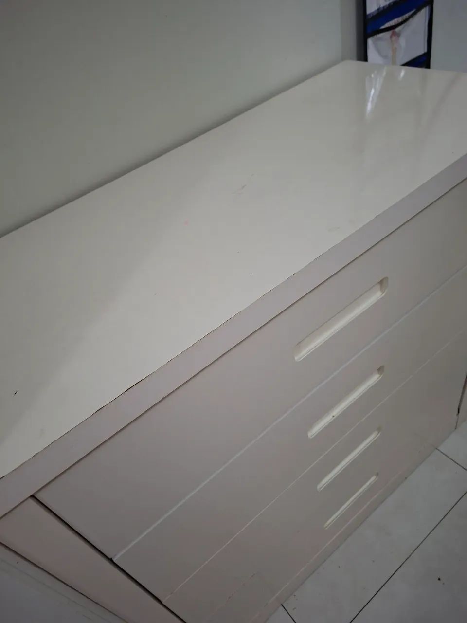 Cômoda Infantil Bebê com 4 Gavetas Grande Grande e Espaçosas Cor Branca Madeira  - Foto 4