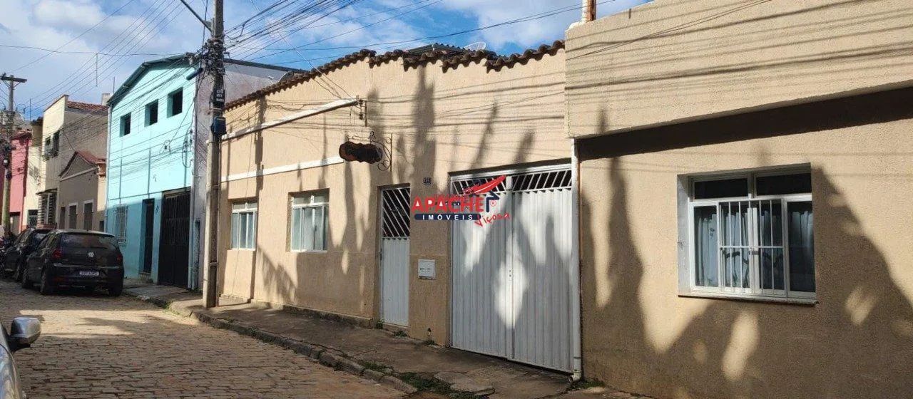 Casa com 04 quartos e quintal, bairro de Lourdes, Viçosa MG!