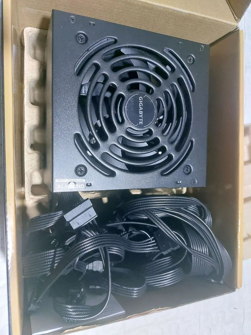 Fonte Gigabyte P650G - Foto 2