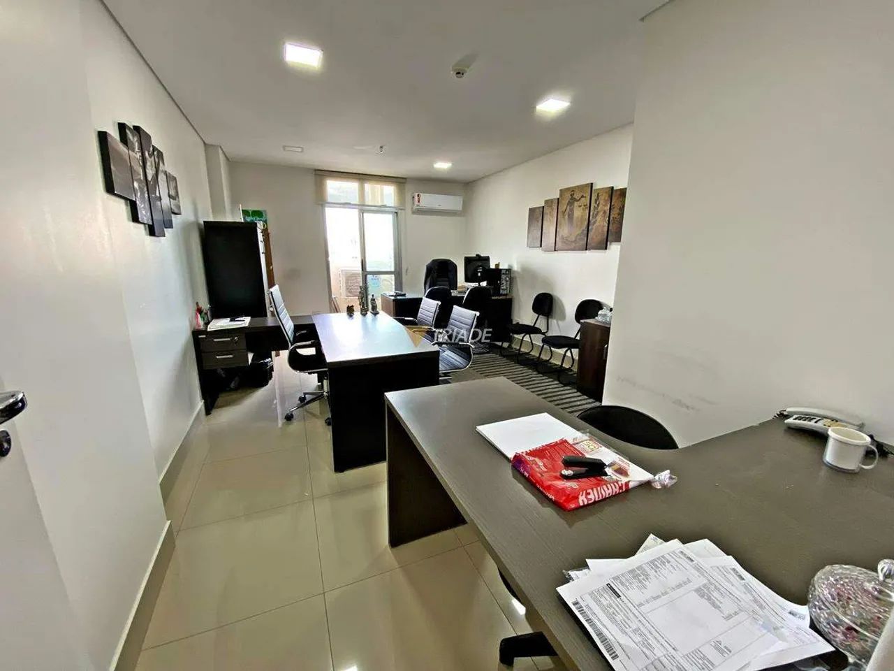 Sala com 25m², Ed. Inove - Jardim América