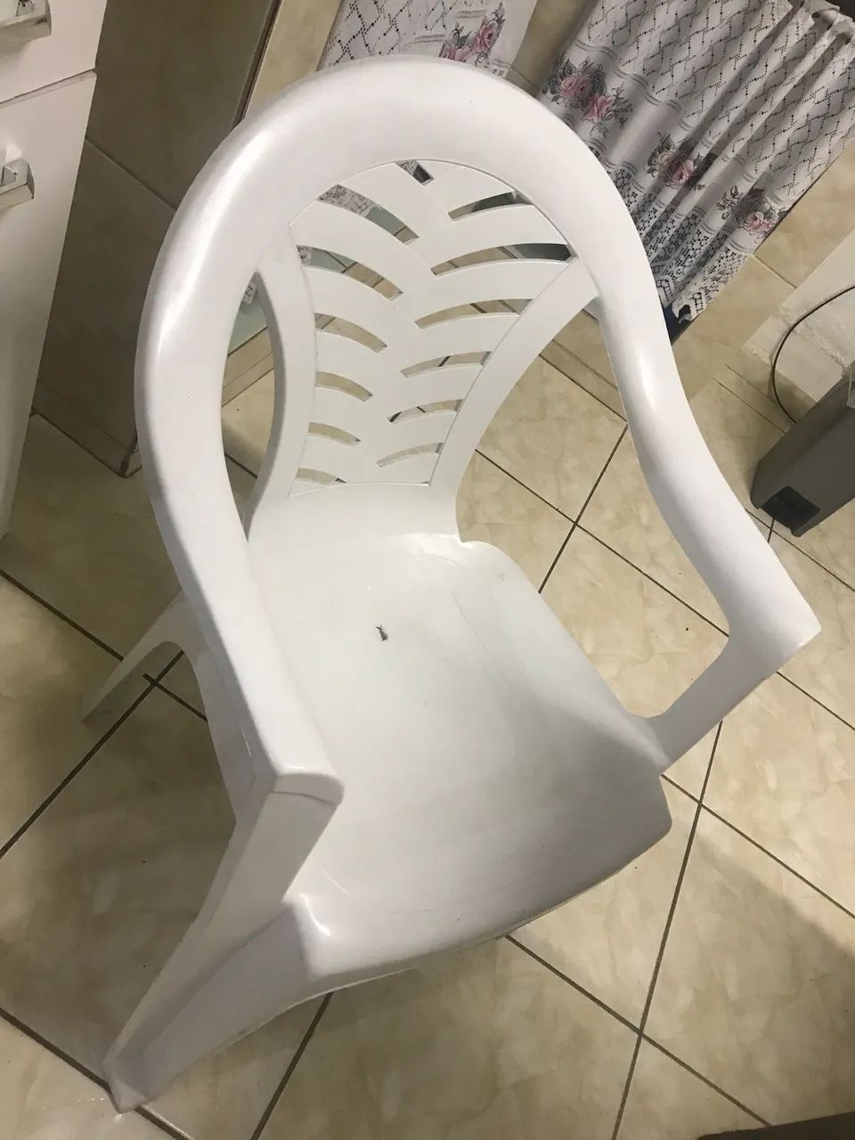 Cadeira de plástico 