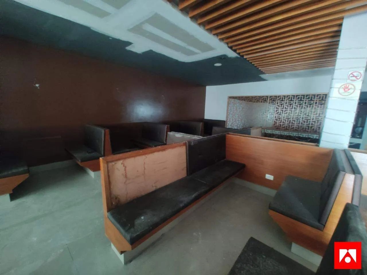 Salão Comercial para locação no Centro de Santa Bárbara d'Oeste com 8 salas e 10 vagas de  - Foto 3