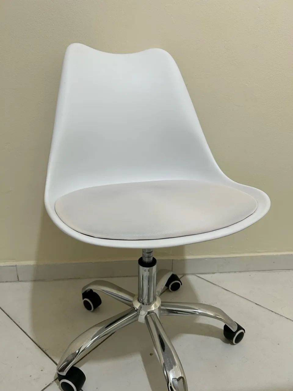 Escrivaninha e cadeira para consultório. - Foto 3