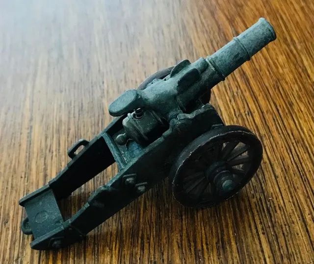 Apontador - miniatura de canhão, em metal. - Foto 3