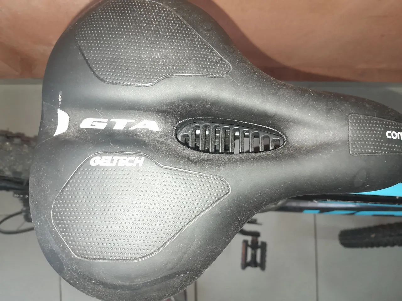 Bicicleta aro 29Kgt preta  - Foto 4