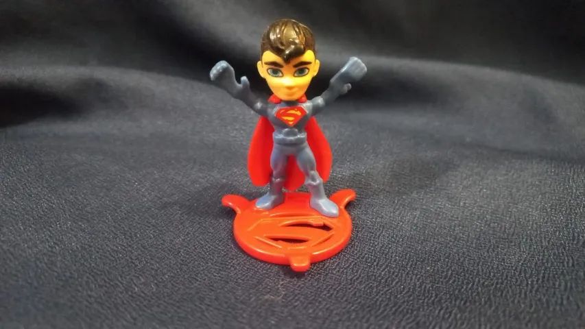 Liga da Justiça - Kinder Ovo