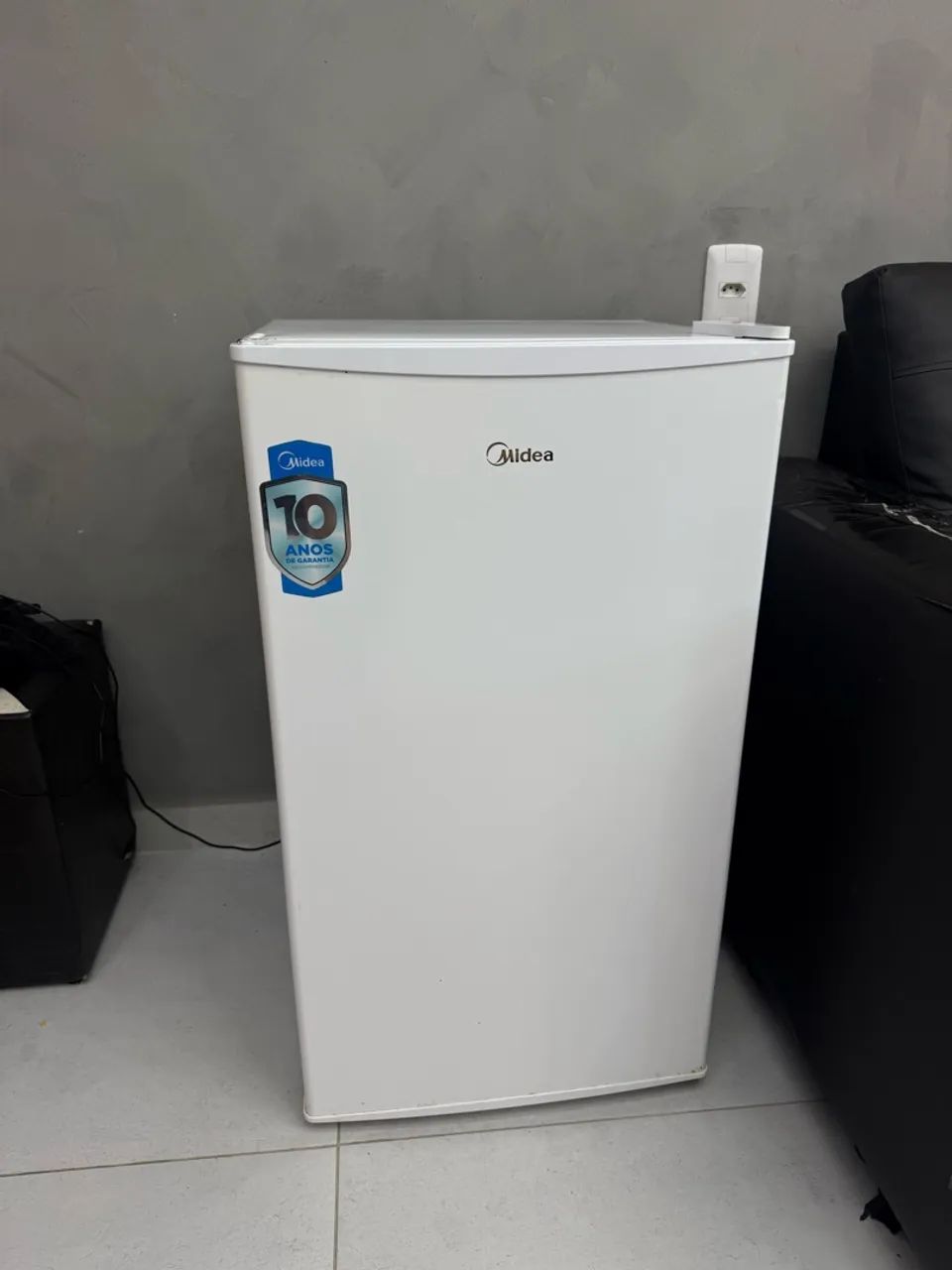 Frigobar Midea 93 litros