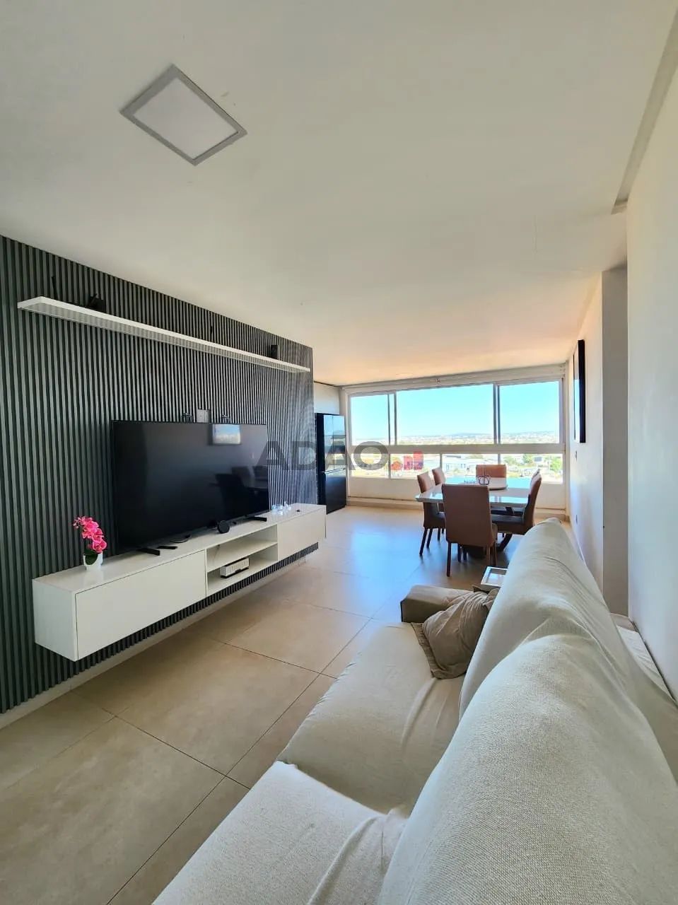 Apartamento 3 suítes perto do Parque Cascavel