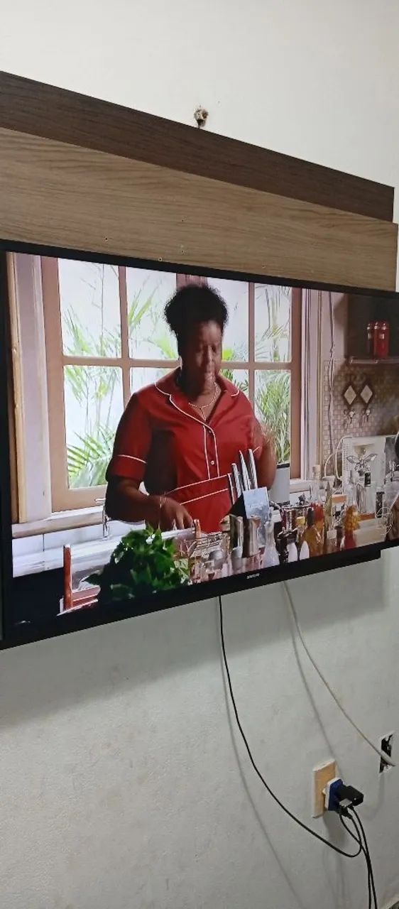 Vendo essa tv da marca Samsung de 43 polegadas SMART  - Foto 3
