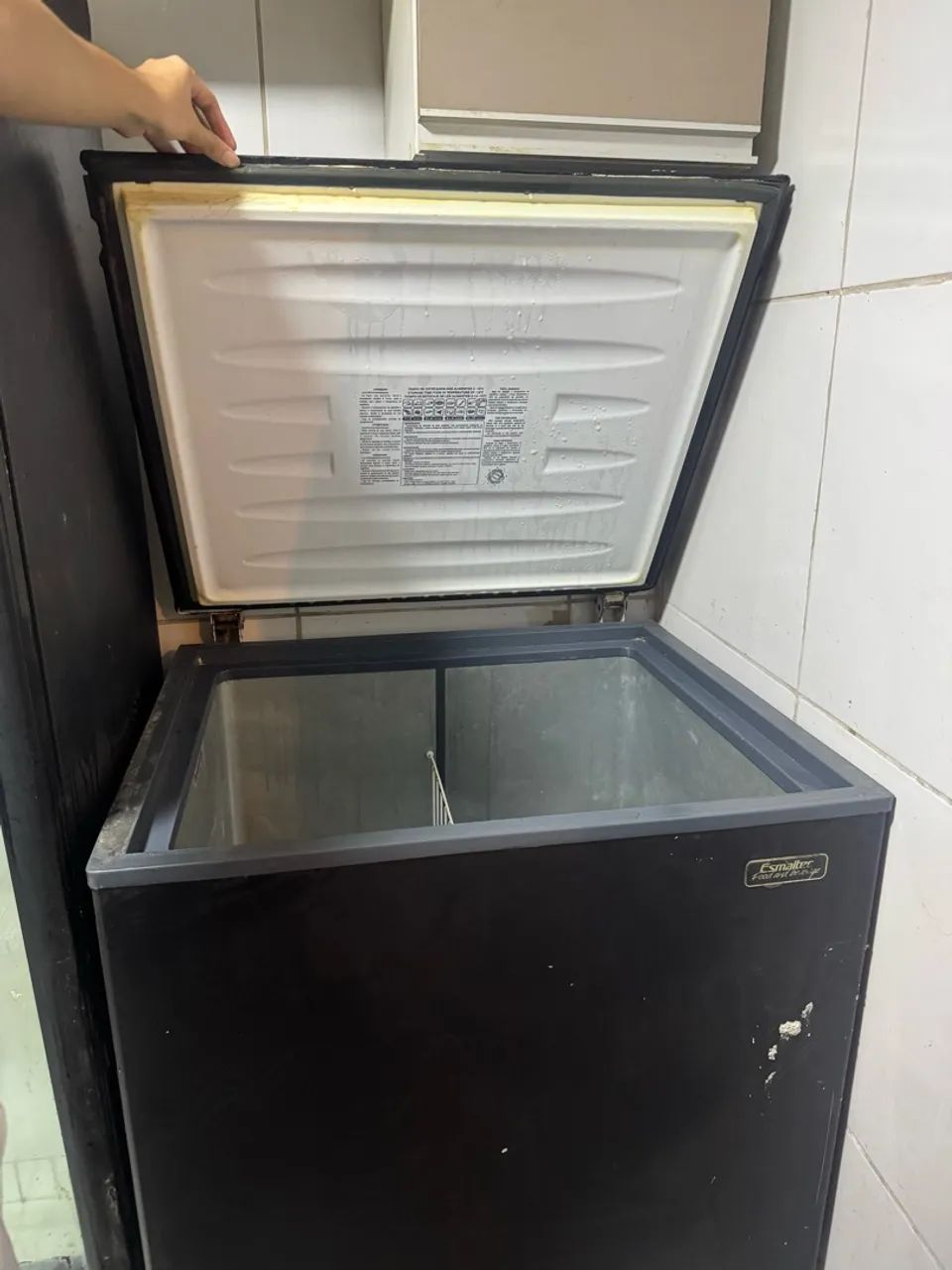Freezer funcionando perfeito só precisando de reforma - Foto 5