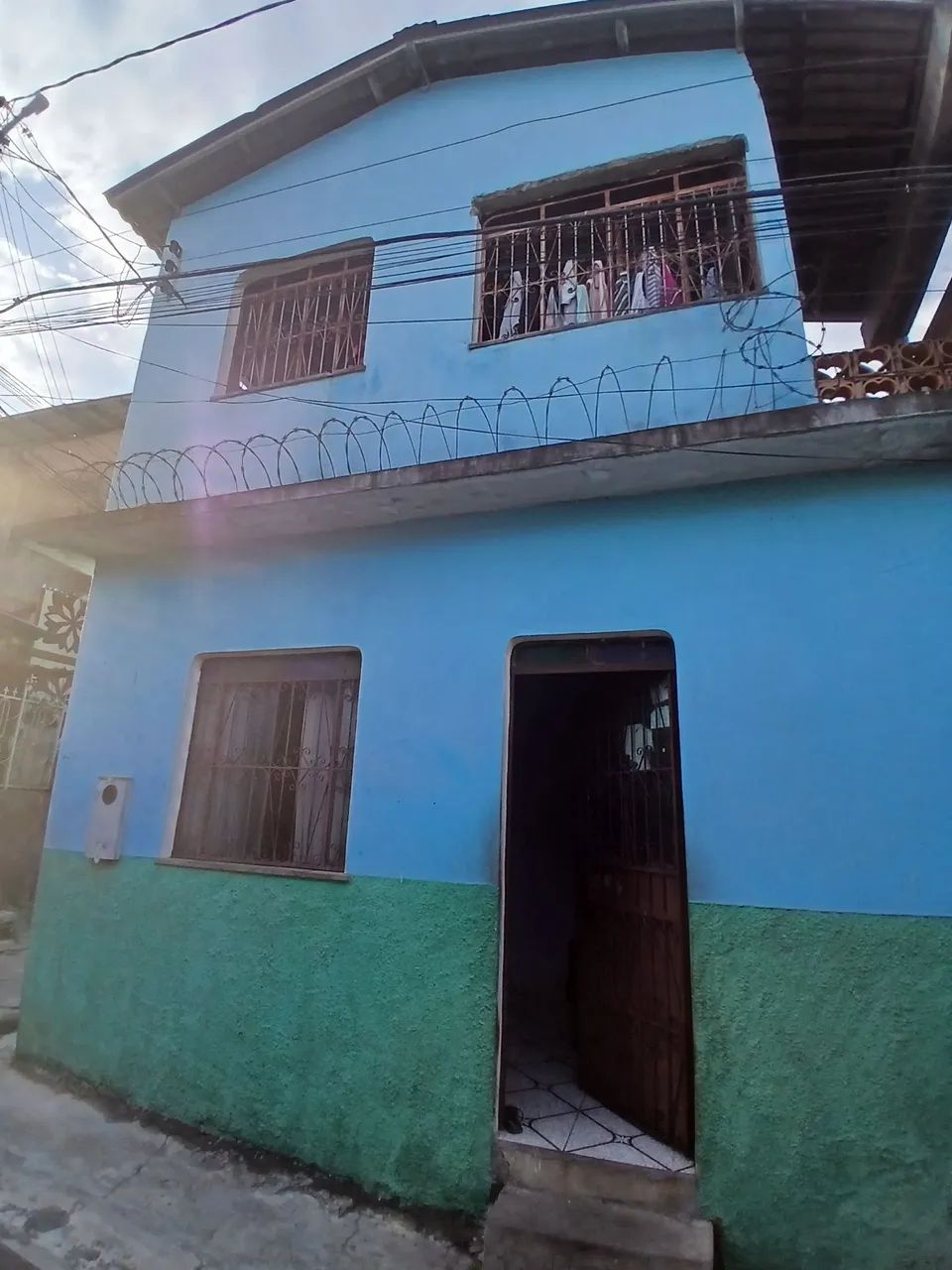 Troco casa de 2 pisos - Foto 2