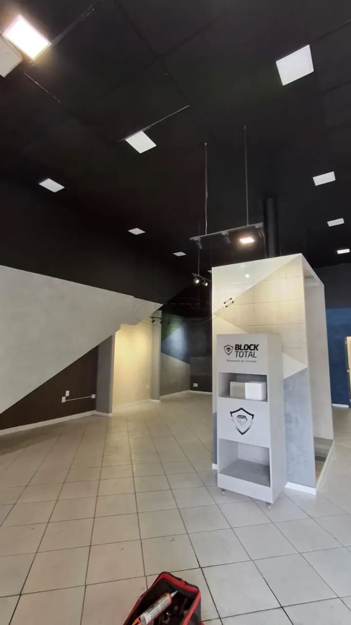 Imóvel Comercial à Venda em Votorantim | 585 m² de Construção, 4 Salas aproximadamente 60  - Foto 3