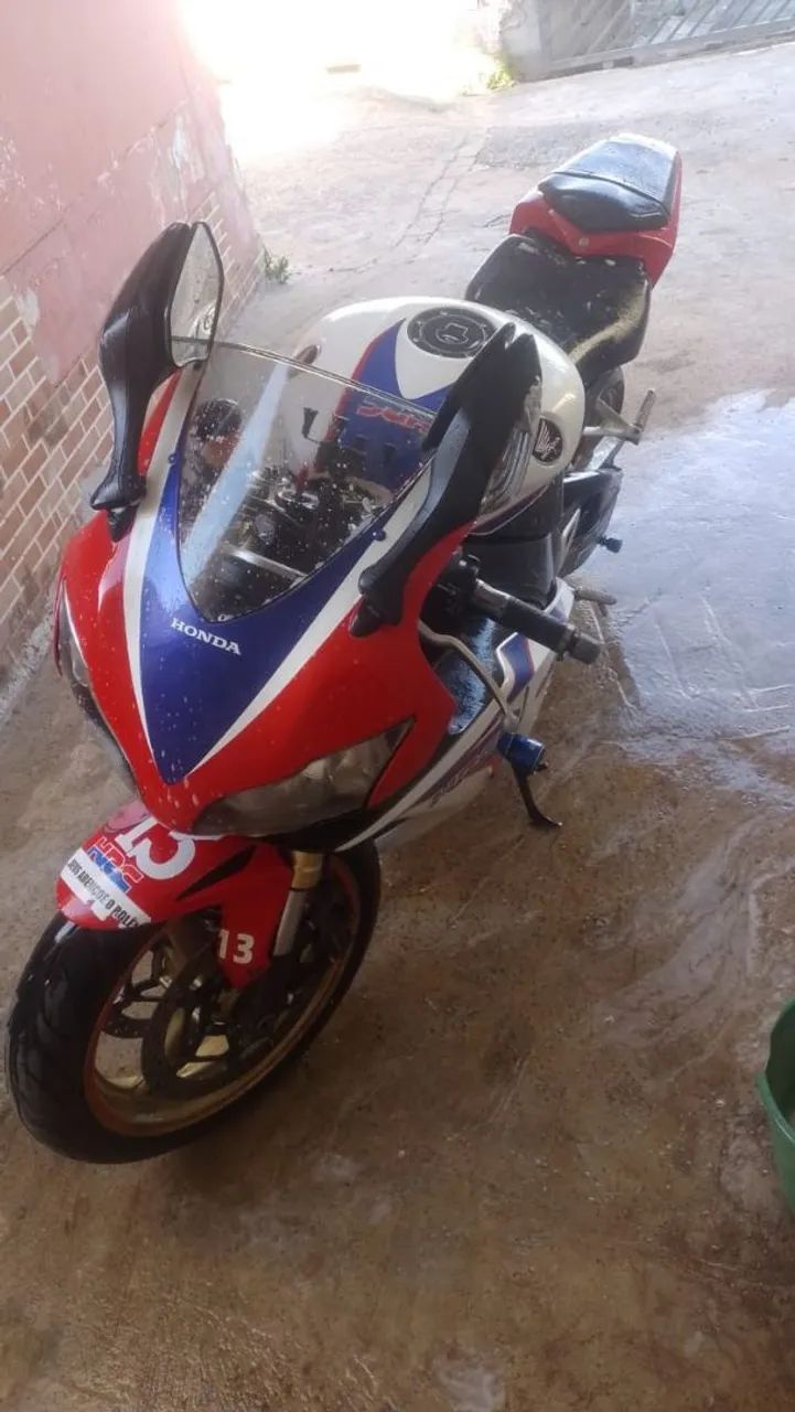 CBR 1000 RR ANO 2010 - Foto 2