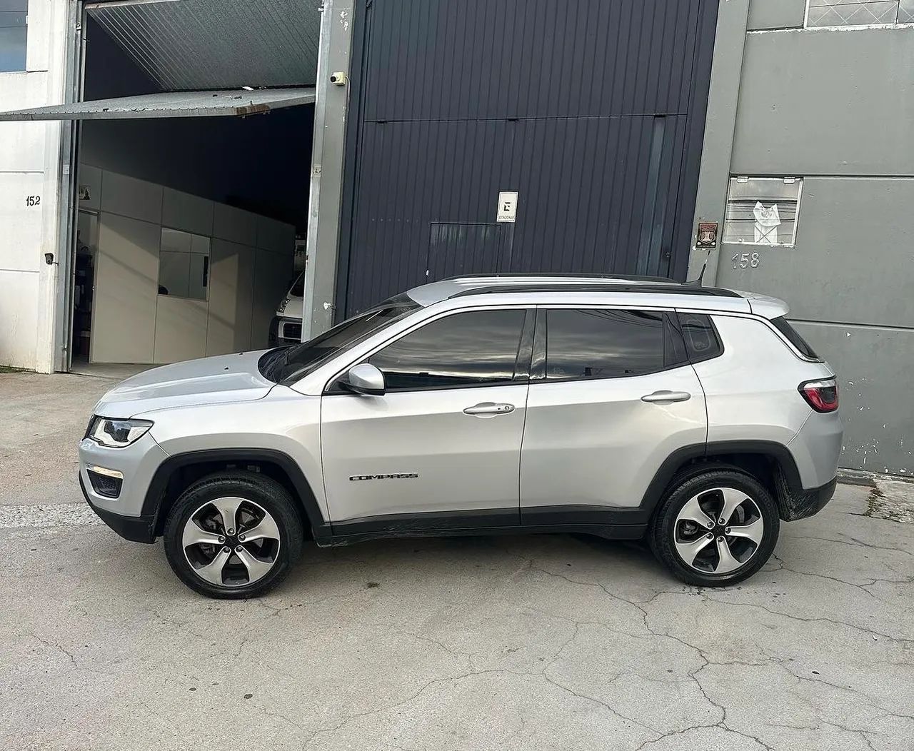 Jeep Compass Longitude 2.0 4X4 Dies. 16V Aut. 2017 - Foto 4