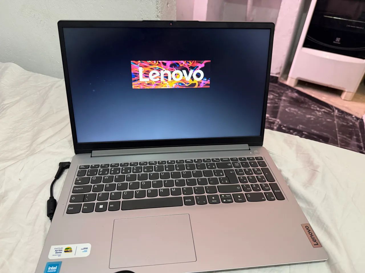 Vendo notebook Lenovo  - Foto 4