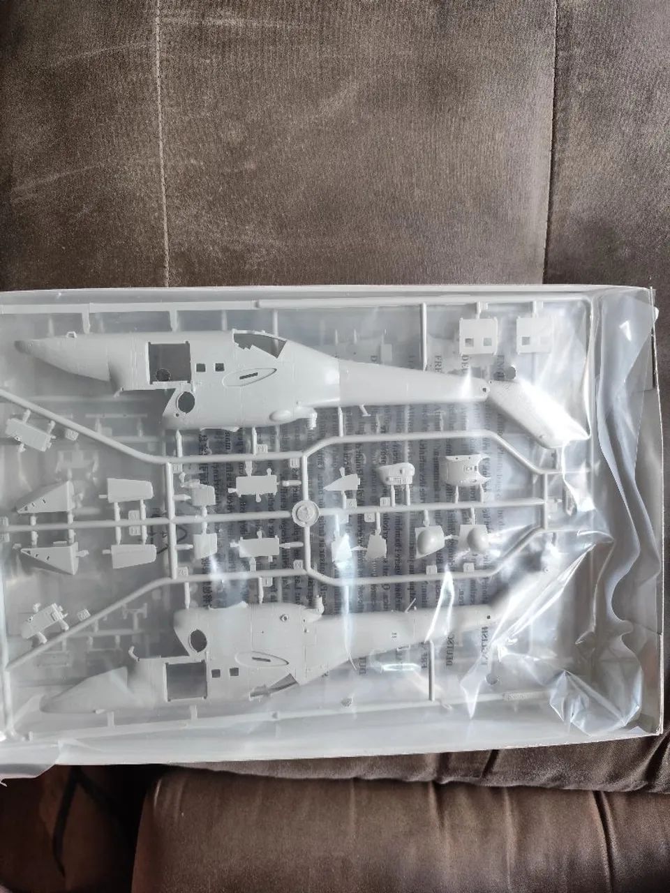 Kit HobbyBoss 1/48 Helicóptero Mi-24v Hindi E - Foto 2