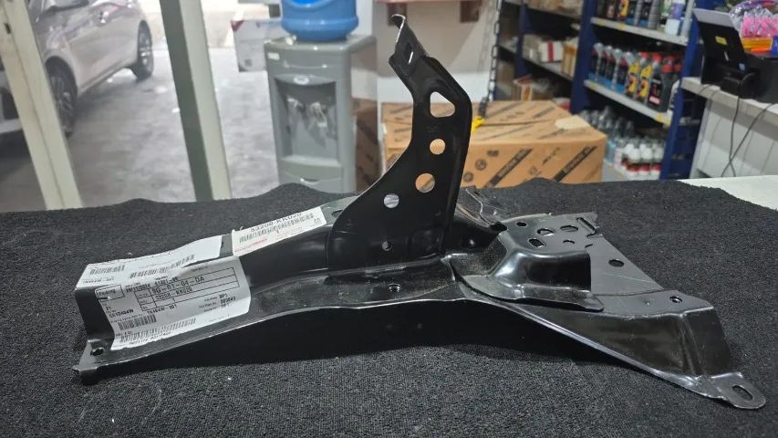 トップス pedestalpolo Suporte Trava Capô Hilux SW4 2016 a 2024 53208kk020 Original