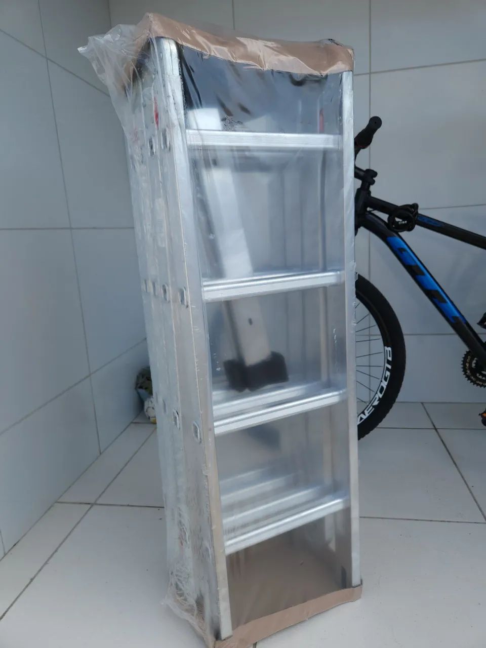 Escada de alumínio 4x4