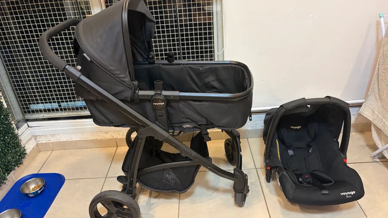 Carrinho de bebê voyage