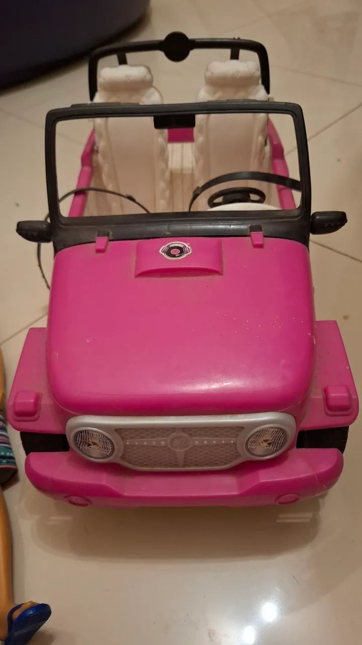 Carro Barbie com bonecos - Foto 3