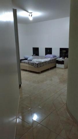Ótima casa com lote de 1000M² 4 Qtos sendo 3 suítes | 6 vagas | lazer - Foto 8