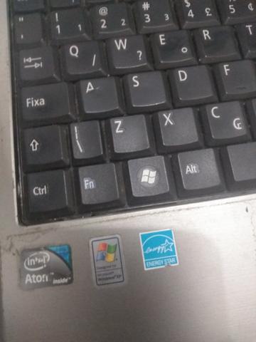 Netbook retirada de peças!
