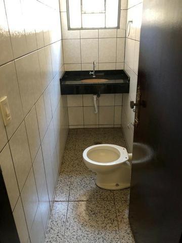 Ampla casa próximo Walmart - Foto 2