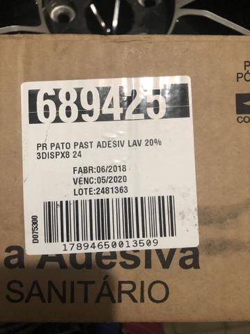 Desodorizador Sanitário Pastilha Adesiva Pato Lavanda Caixa Com 3 Unidades - Foto 5